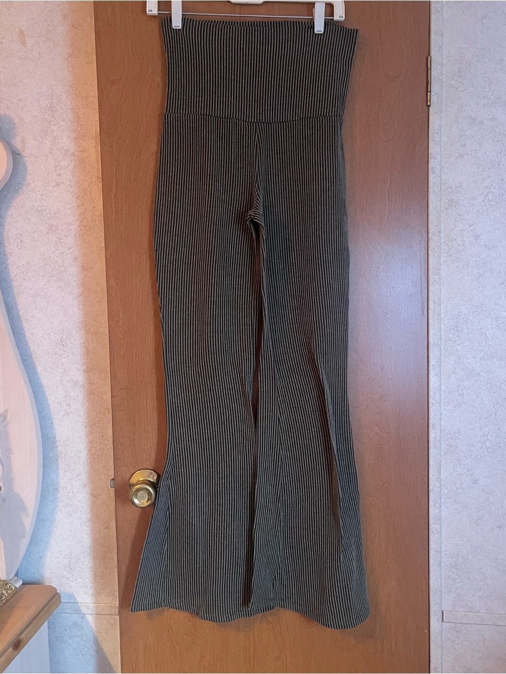 Discreet High Waisted Striped Flare Pants Ribbed Bell Bottoms Size Medium